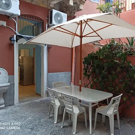 Ferienwohnung Il Piccolo Cortile Catania Exterior foto